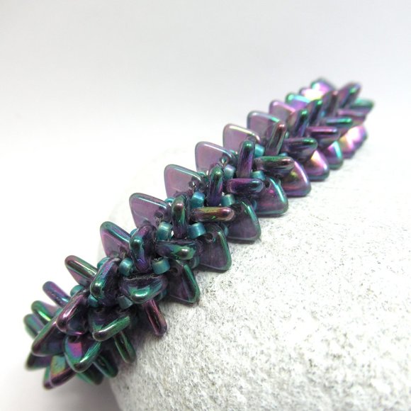 Spiky Triangle Handwoven bracelet - Picture 1 of 14